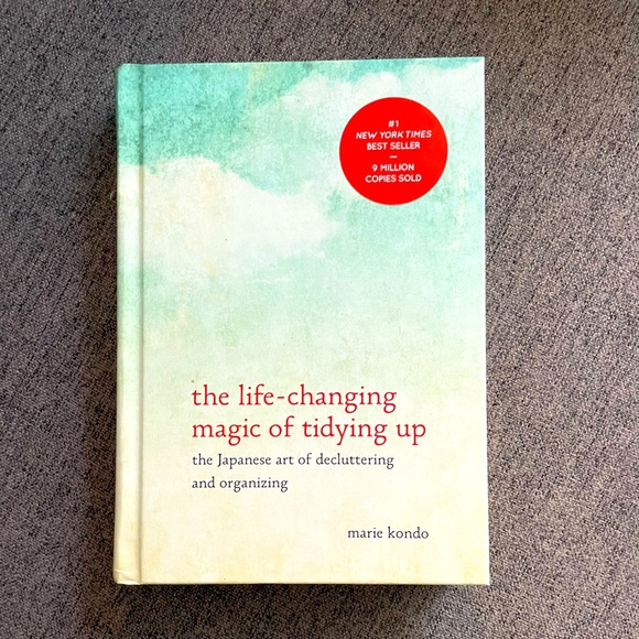 Life Changing Magic of Tidying Up by Marie Kondo - Picture 1 of 2